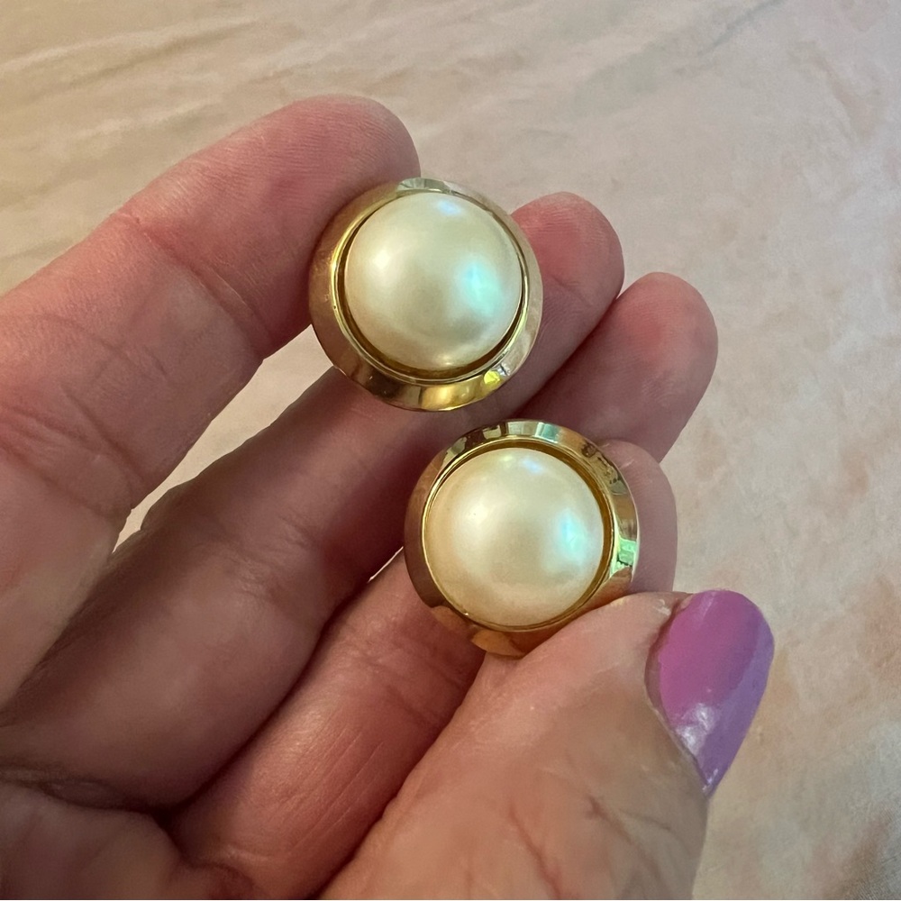 Vintage Gold and Cream Earrings clip on